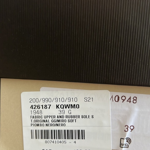 Authentic Gucci Sneakers - Size 39 - Picture 12 of 12